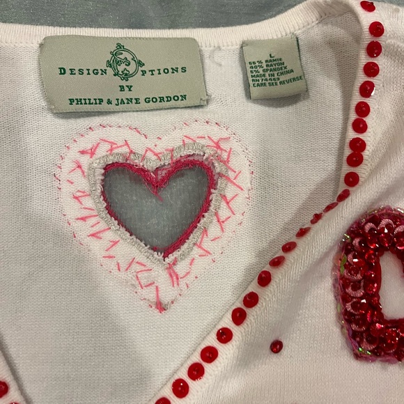 Vintage Design Options White and red san Valentín Themed Sweater Size L - Picture 3 of 6